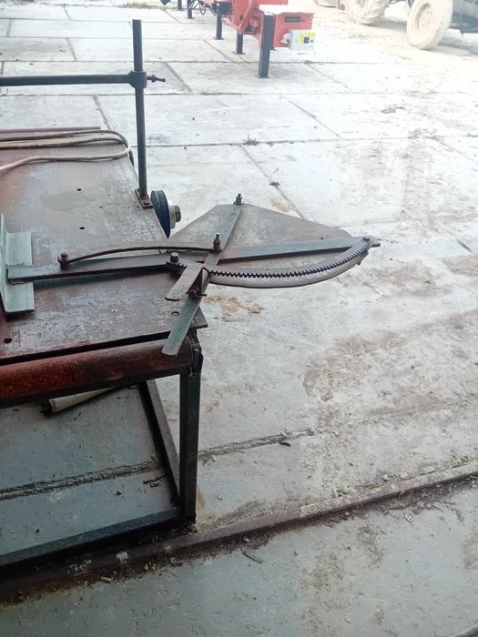 Masa de circular trifazic