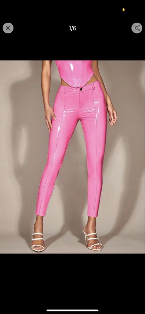 Set roz Barbie marime S pantaloni latex si corset