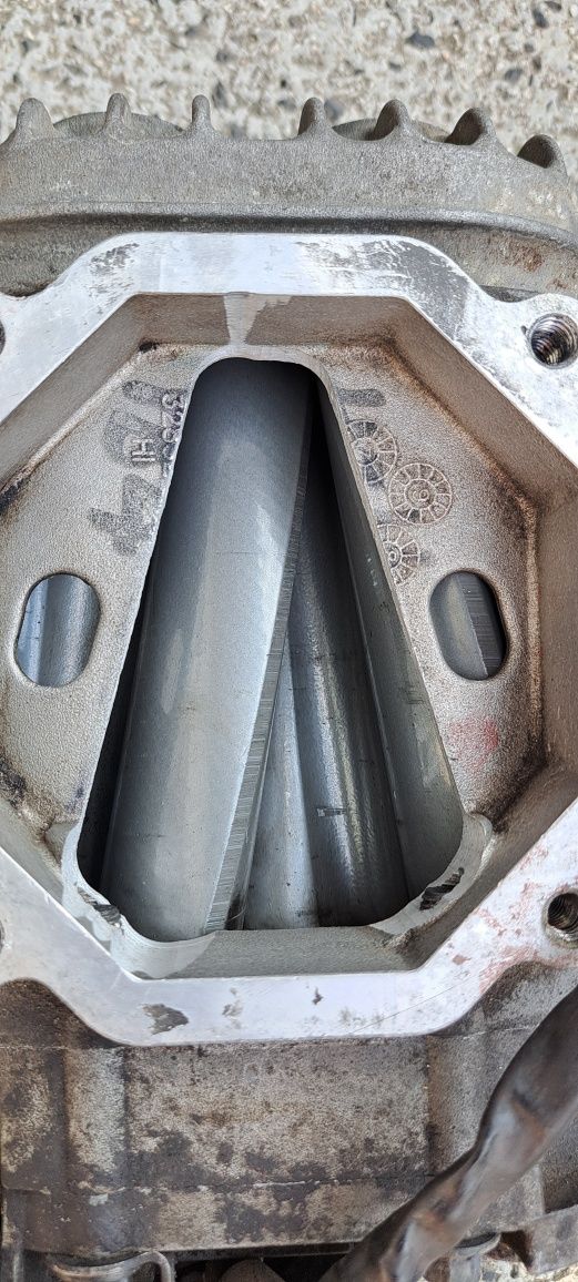 Компресор-eaton m62