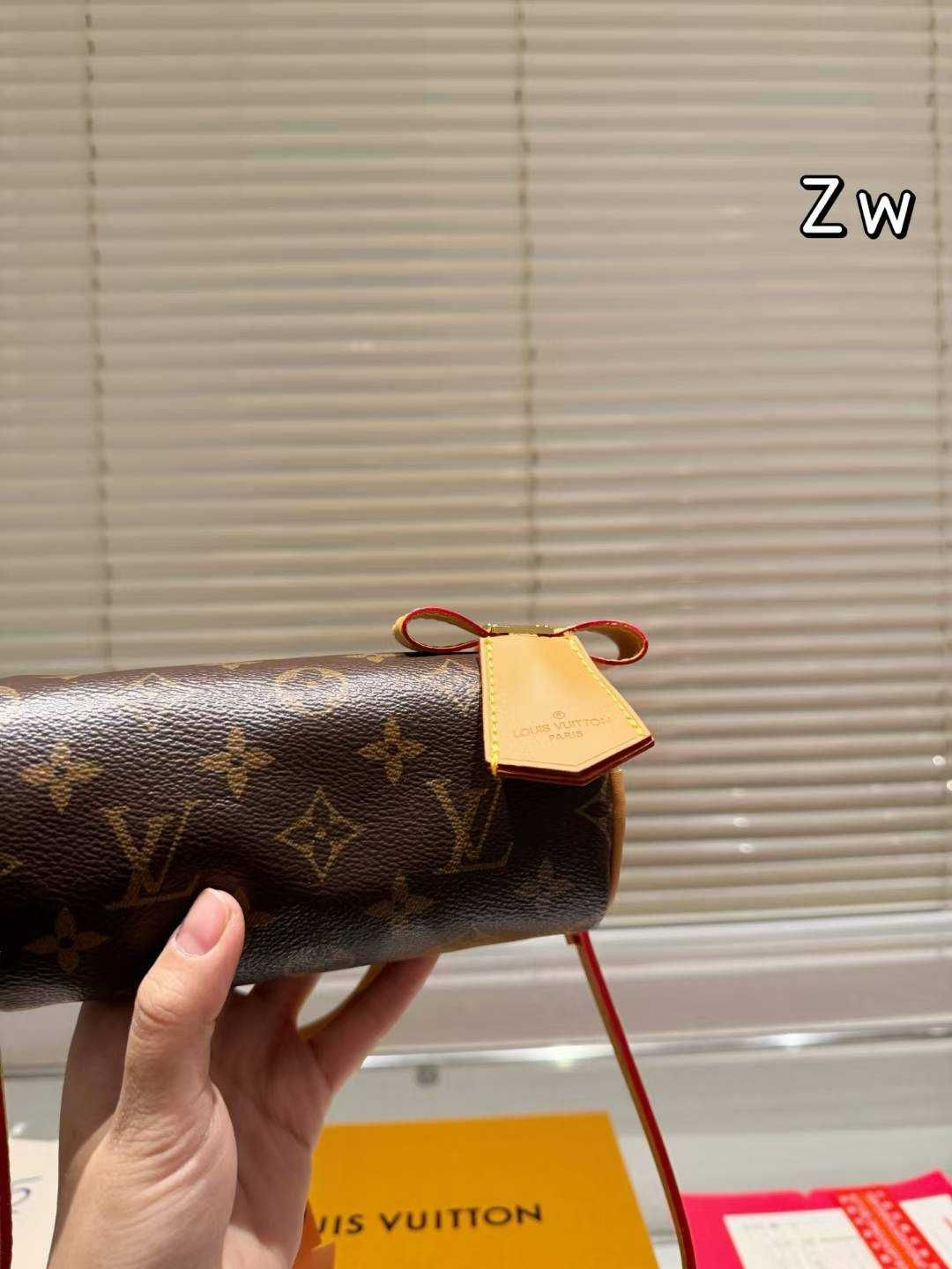 Geanta de mana dama Louis Vuitton 93-55
