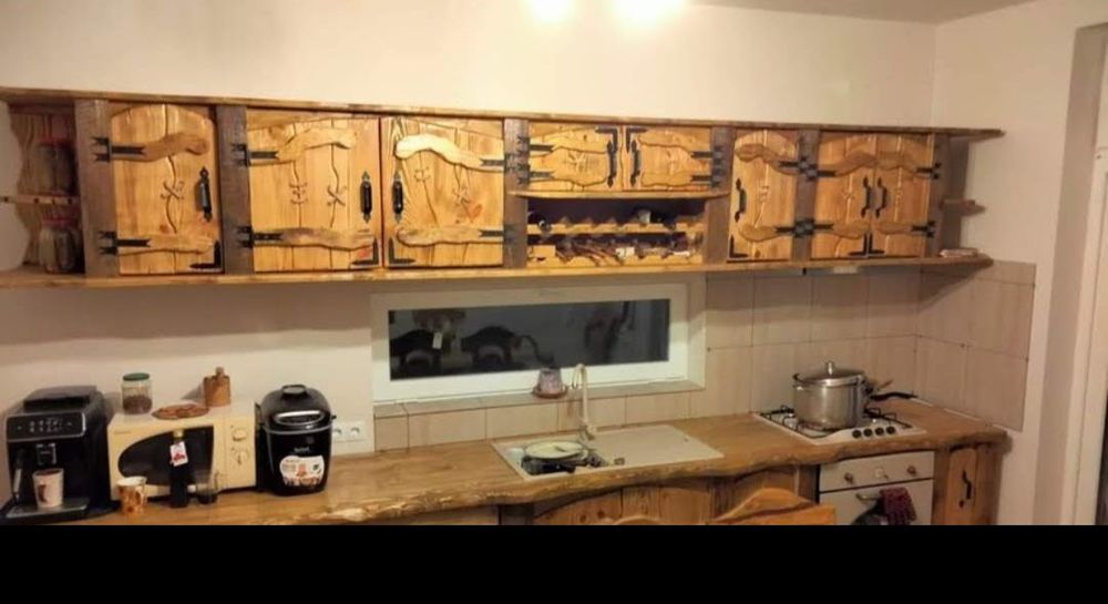 Mobila rustica din lemn masiv