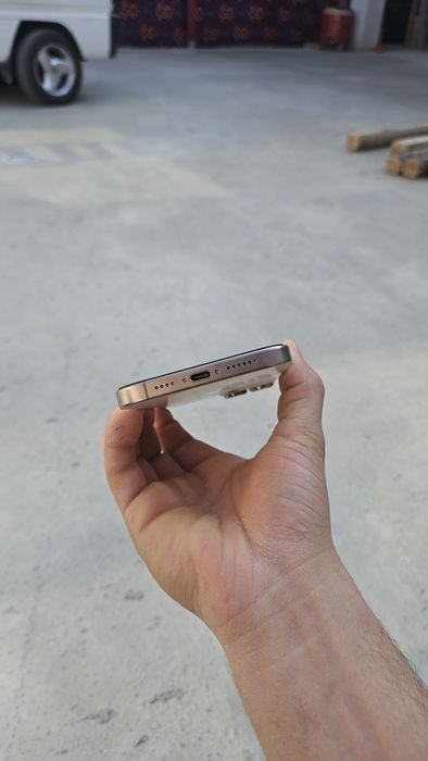 16 pro max 256 GB j/a region