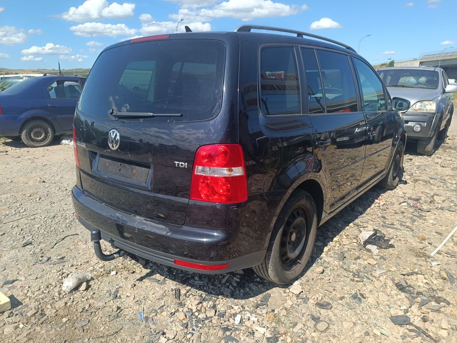 Dezmembram vw Touran, 1.9 tdi, tip motor bxe