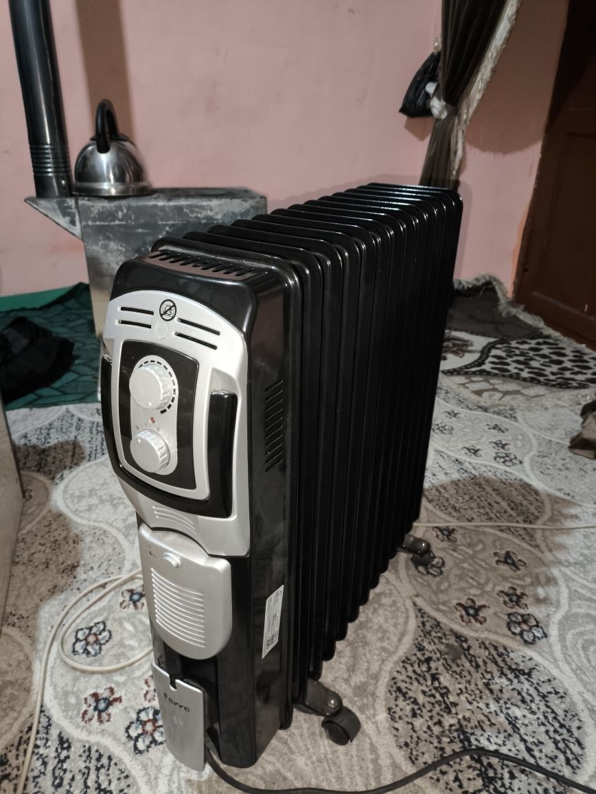 Обогреватель масляный Ferre 220W