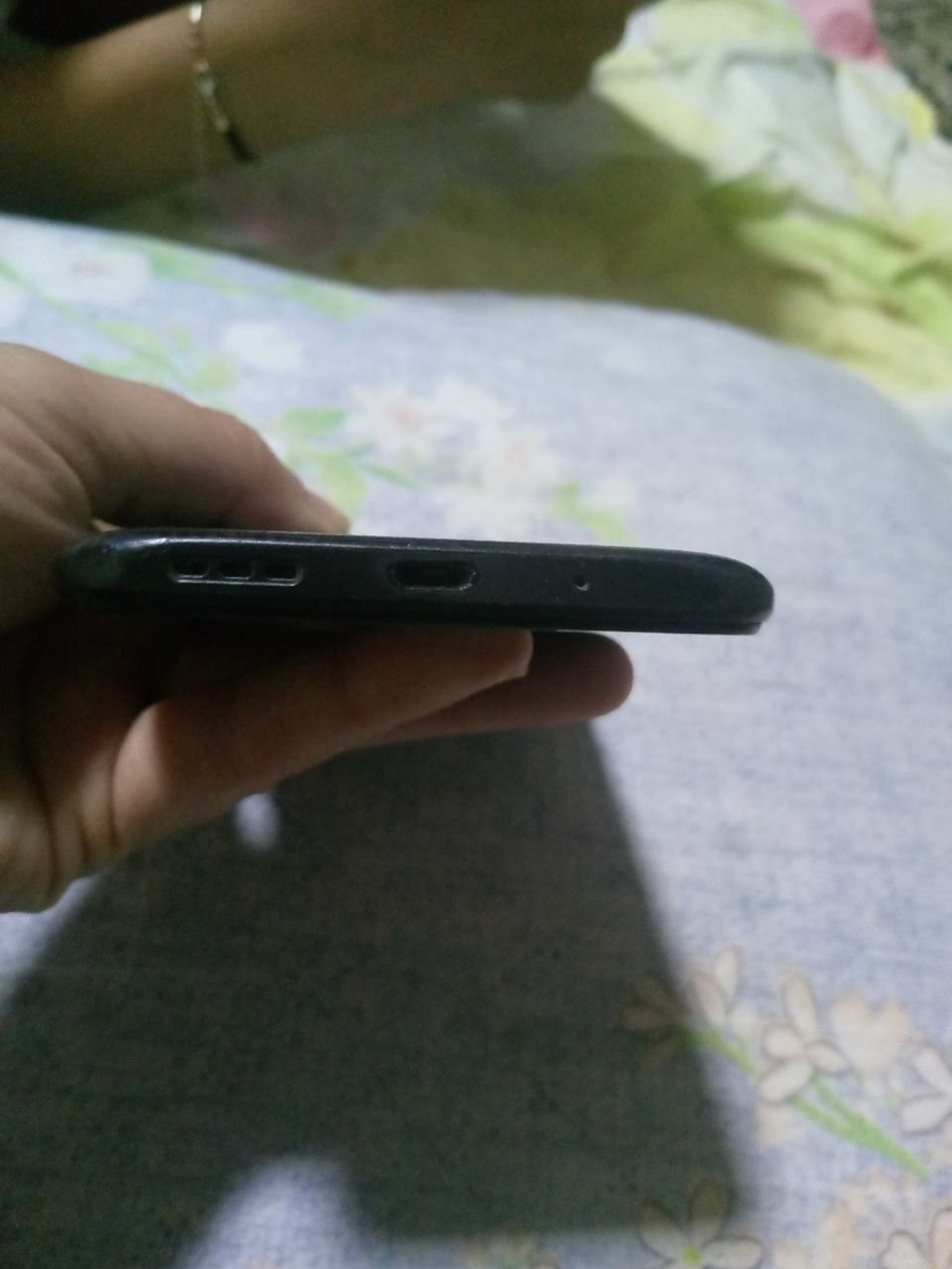 Redmi 9c telefoni sotiladi.