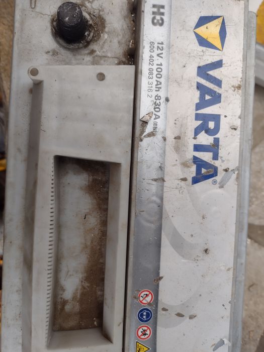 Продавам акумулатор Varta silver dynamic 100 Аh..830 А.