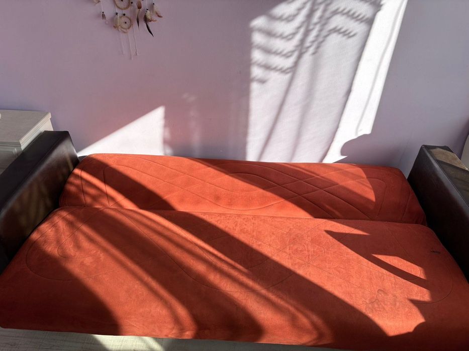 Разтегателен диван