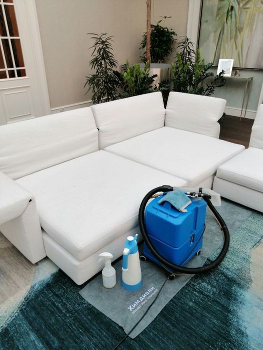 Химчистка мягкой мебели. Чистка диван. Клининг услуги. Уборка не дорог