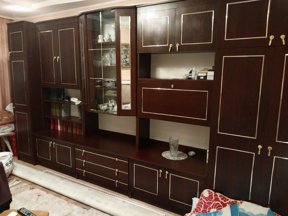 продается стенка в зал