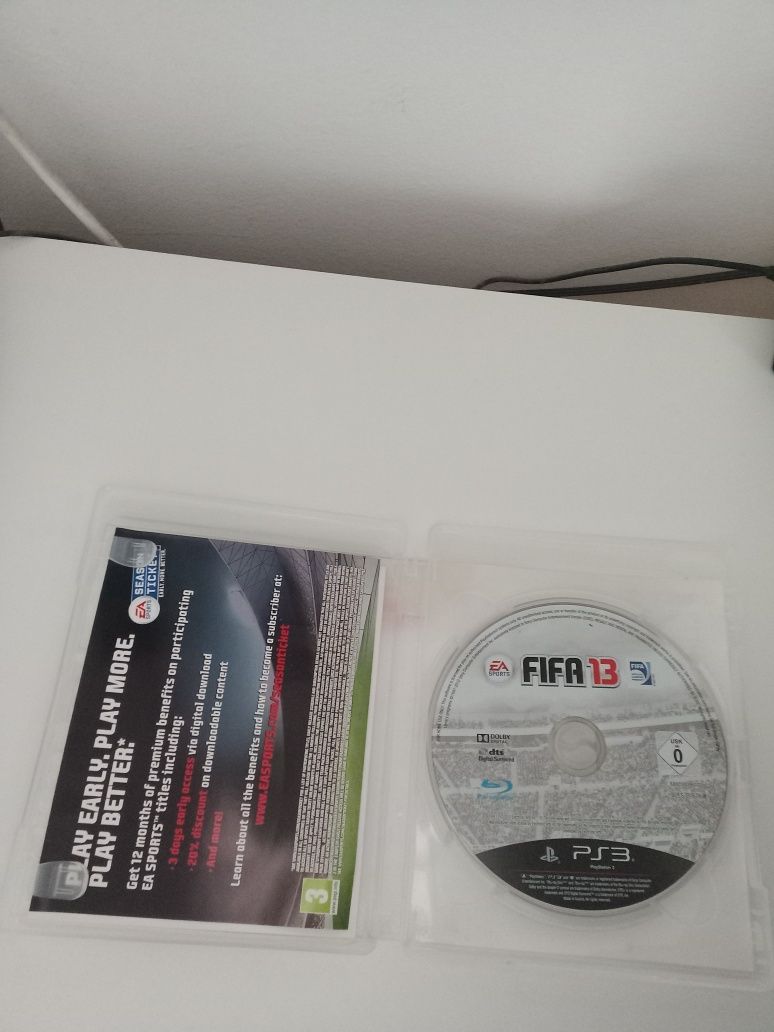 Joc Fifa 13 Ps3 puțin folosit.

Beneficii:
 Deschiderea coletului la l