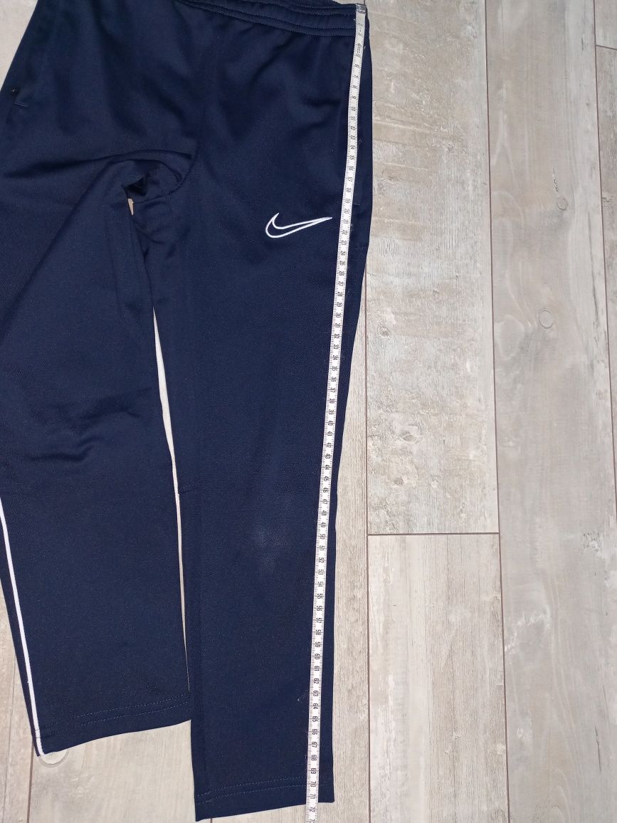 Детски спортен екип Nike