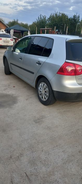 Vând Golf 5 1.4benzina
