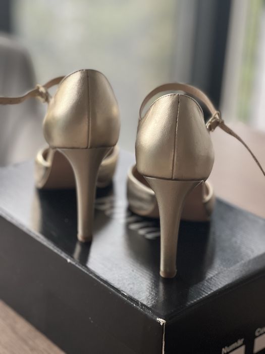 Pantofi aurii eleganti Botta 40