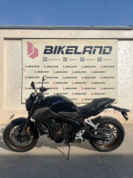 Новый стритбайк ZEN CB800