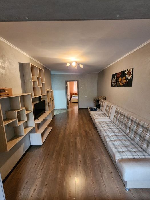 Продаётся квартира. Юнусабад-4   2/2/4