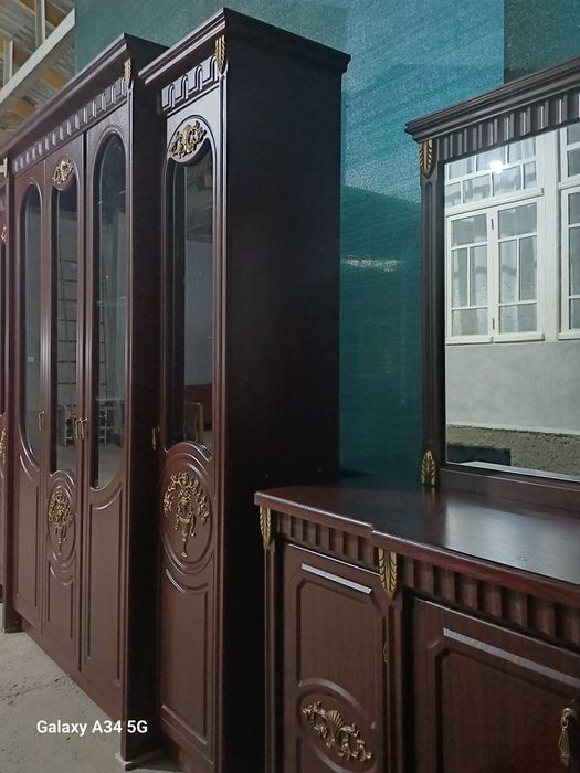 Сервант хамда трюмо сотилади