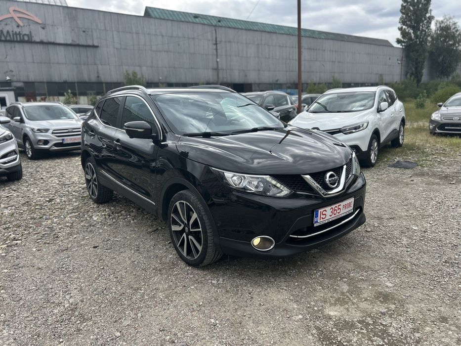Nissan Qashqai Tekna+ 4x4, Leduri, plafon, camere 360,rate si garantie