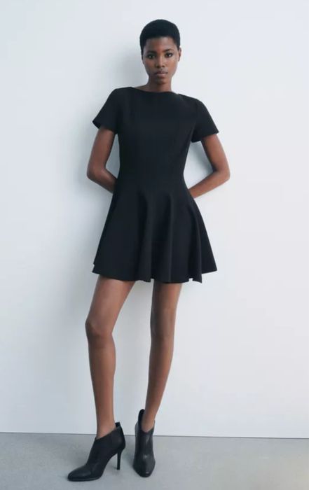 Черна рокля Zara