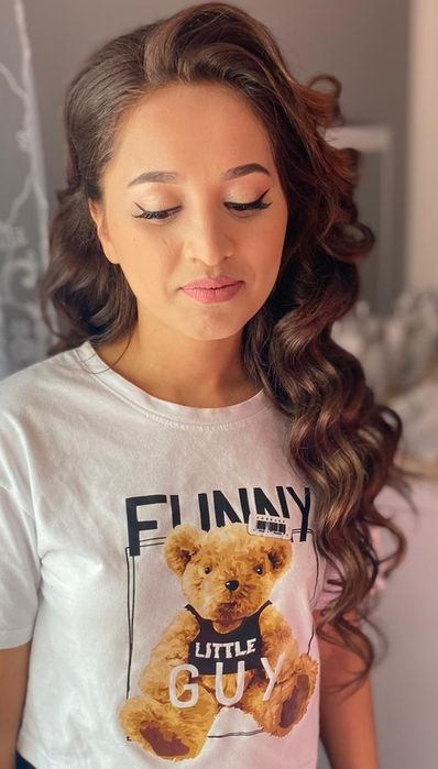 Ofer servicii de coafor si  make up