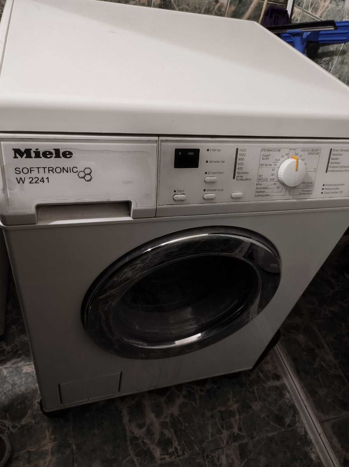 Продавам пералня Miele Softtronic W2241