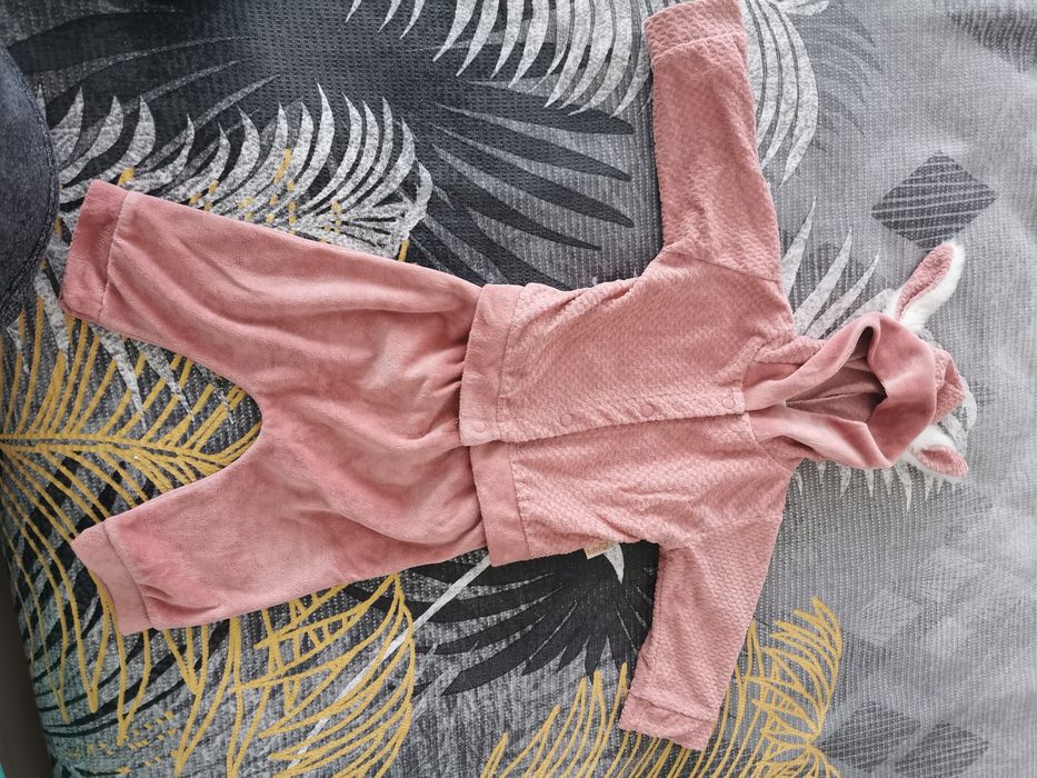 Продавам комплект за момиче