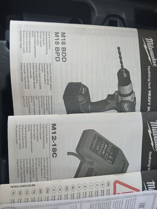 Cutie scule originală MILWAUKEE-și HILTI modele diferite-NOI și BOSCH
