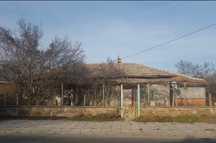 Парцел със стара къща в село Братово