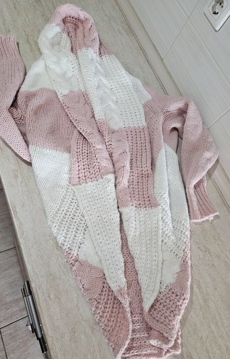 Лот вълнени жилетки/ Пуловер Stradivarius