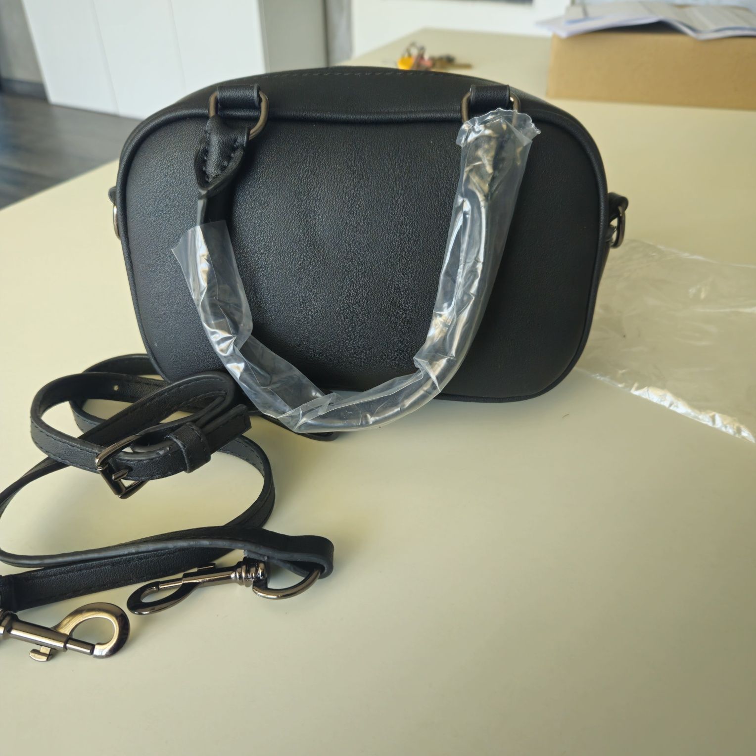Малка Дамска кожена чанта Coach