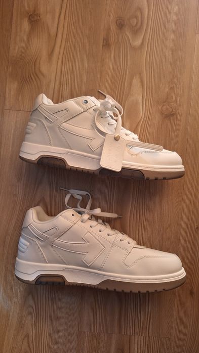 Vand Adidasi Off-White Out Of Office albi