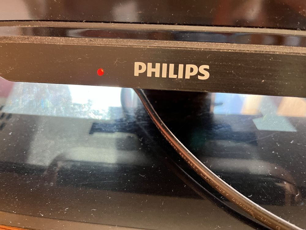 Vand 2 televizoare Led Philips 80 cm