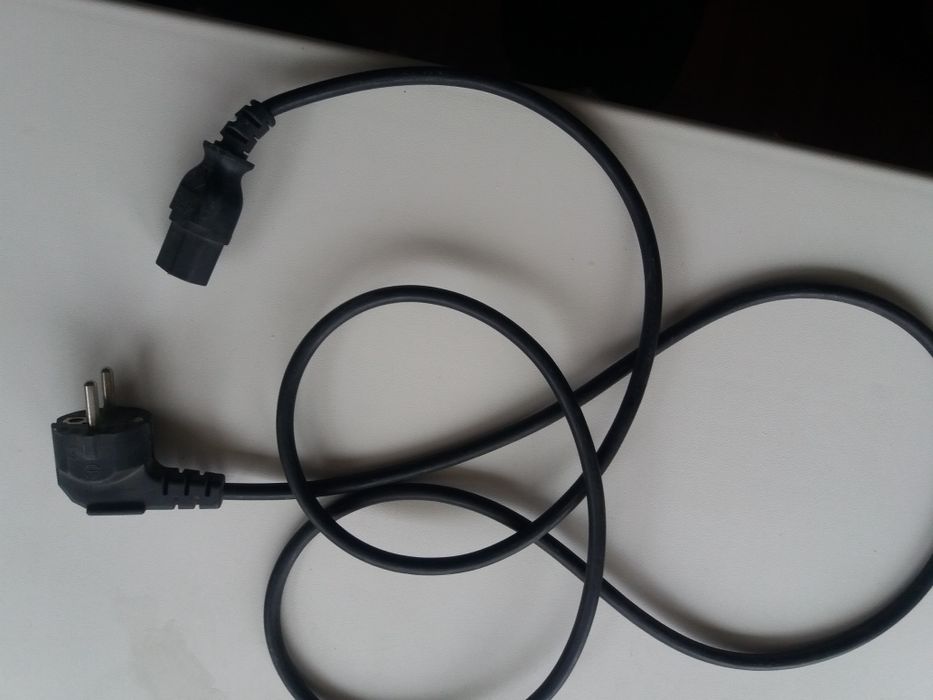 Продам  шнуры для бесперебойника .чайник а  итд