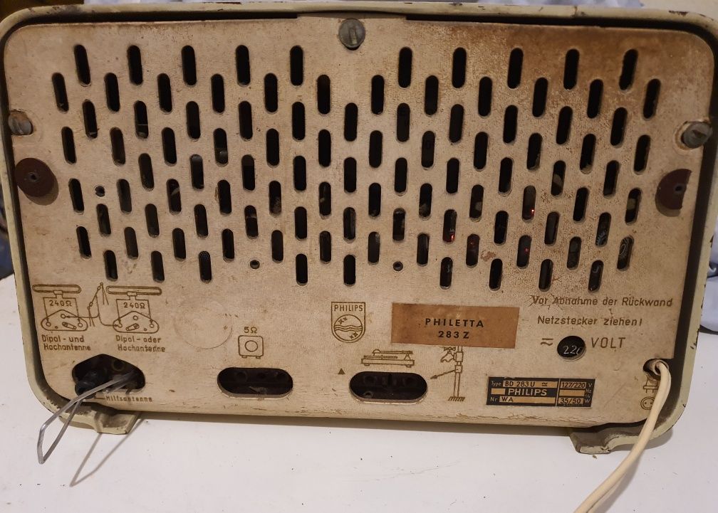 Radio pe lampi mic Philips Philetta 283z, an 1959