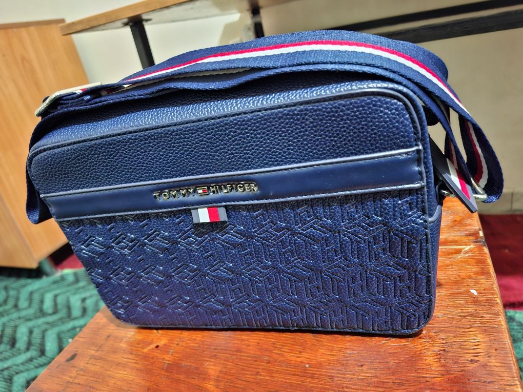 Tommy Hilfiger продается
