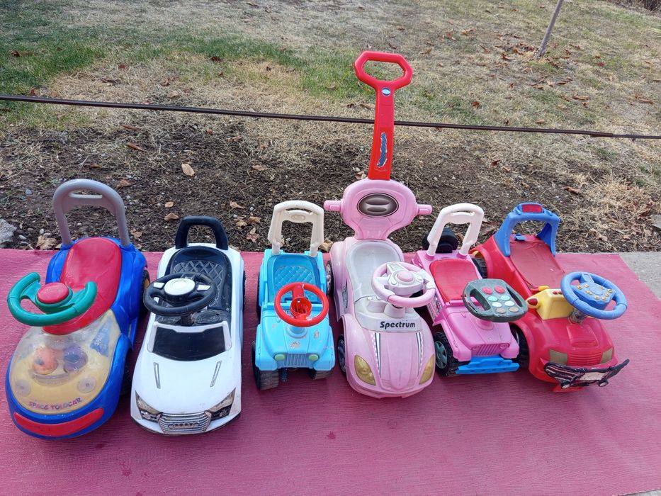 Продам . Машинка для детей .