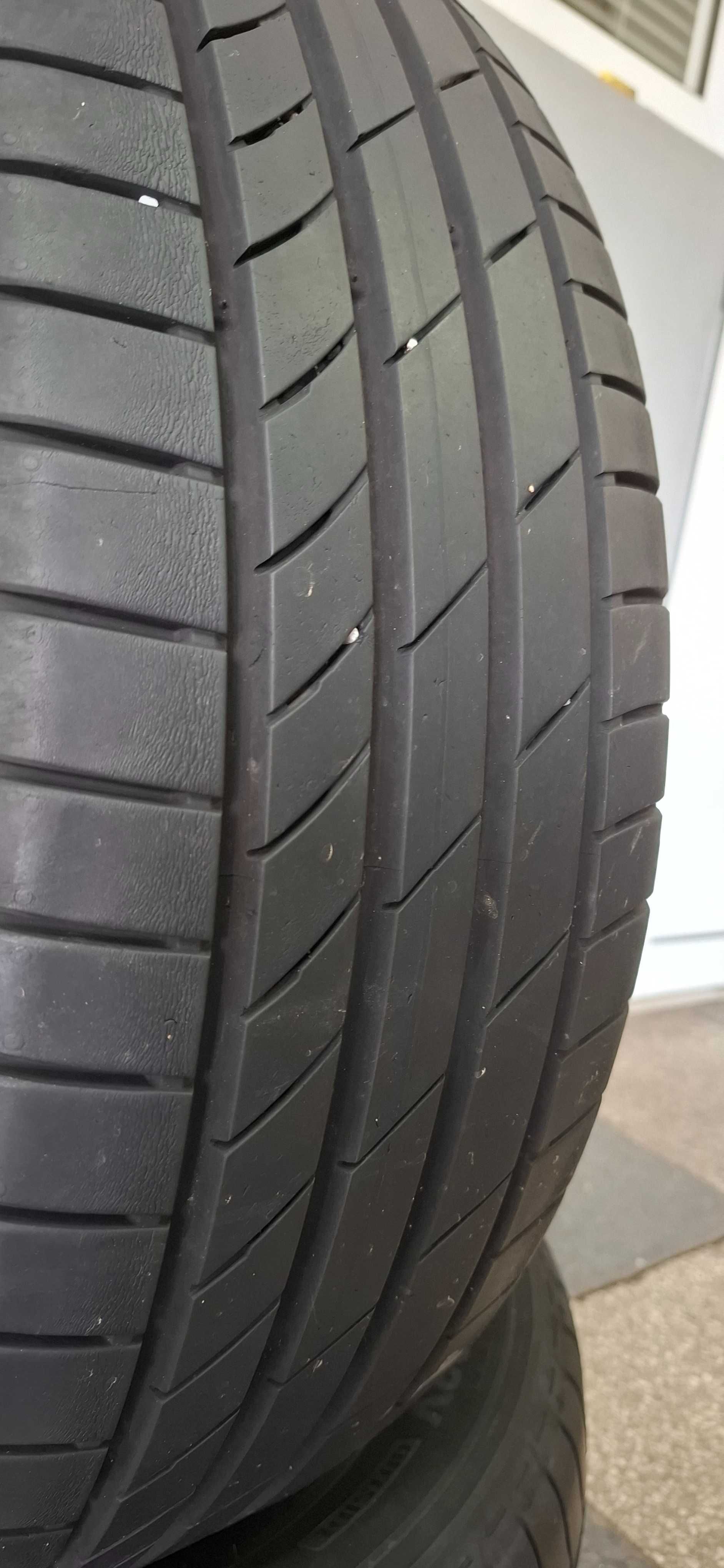 2бр. 205/60/16 Kumho 6.5mm грайфер, дот 23г.Безплатен монтаж
