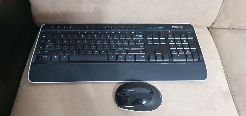 Kit tastatura si mouse Microsoft wireless 3000 v2