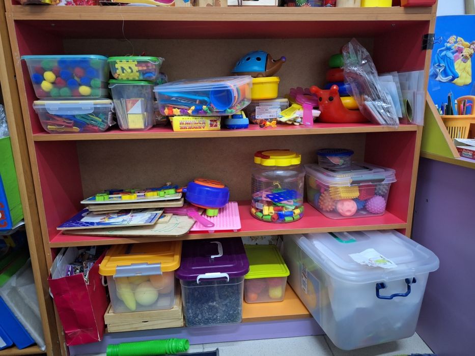 Продам срочно две книжные полки