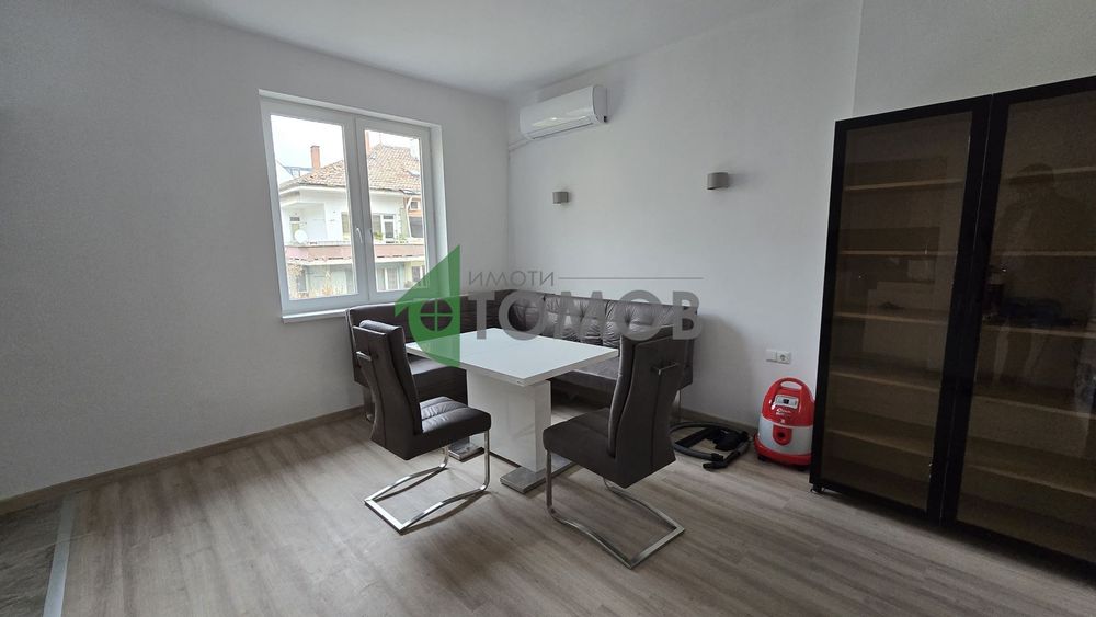 Дава се под наем Двустаен апартамент в Стара Загора, Център - 73 кв.м за 478.38 € - Снимка #3