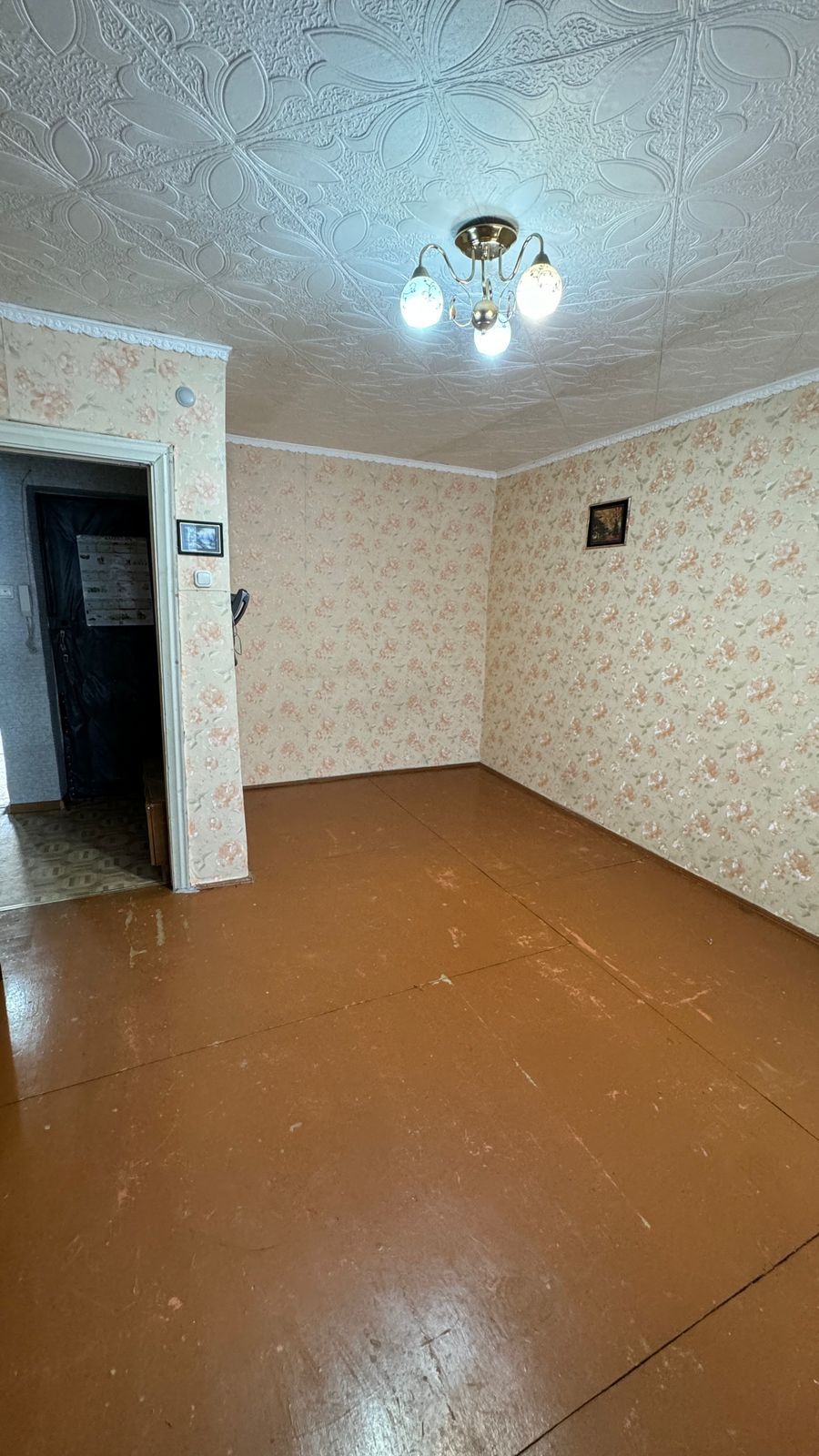Продается 2 комнатная квартира на улице Гашека д12/1,район КЖБИ.