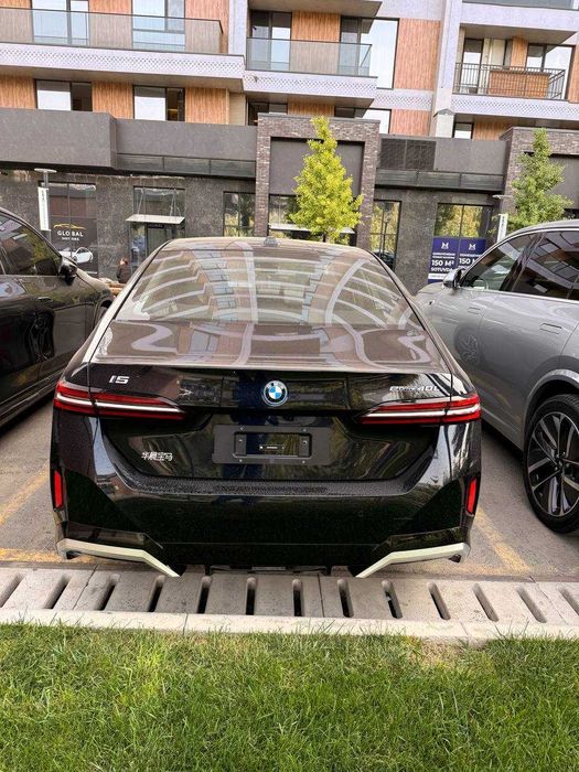 1 год гарантия BMW i5 40L (2025)