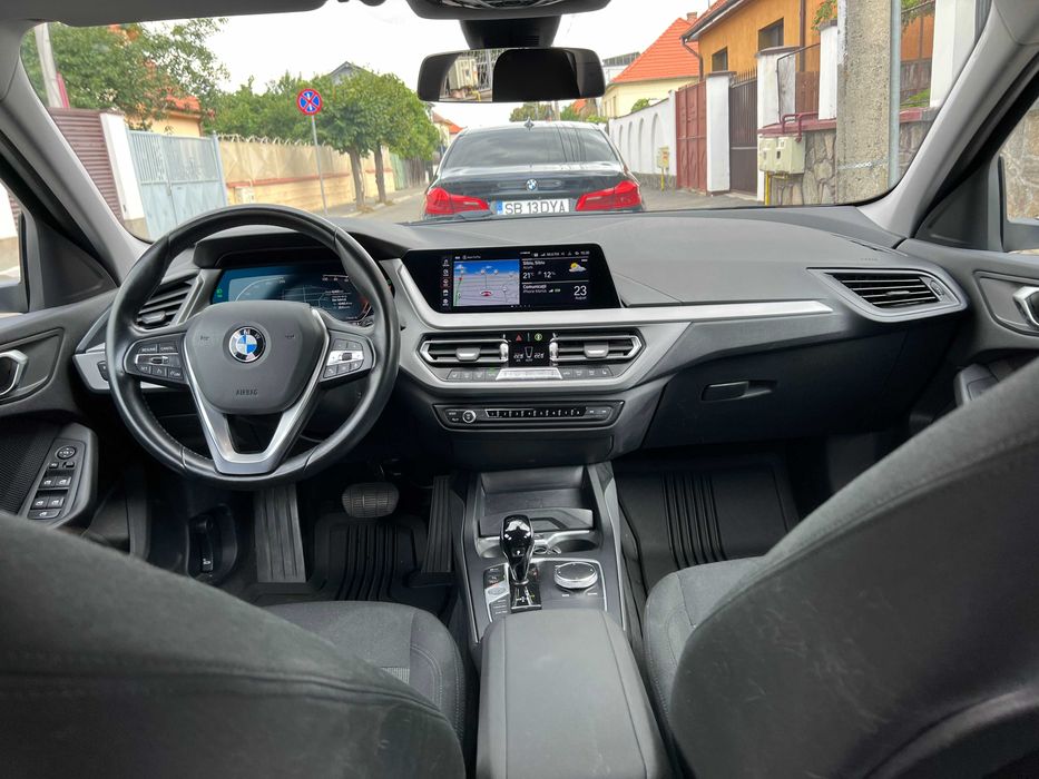BMW Seria 1 118i HATCH Linia Model Advantage