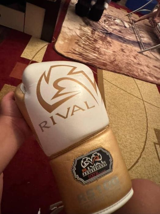Продам перчатки Rival почти новы