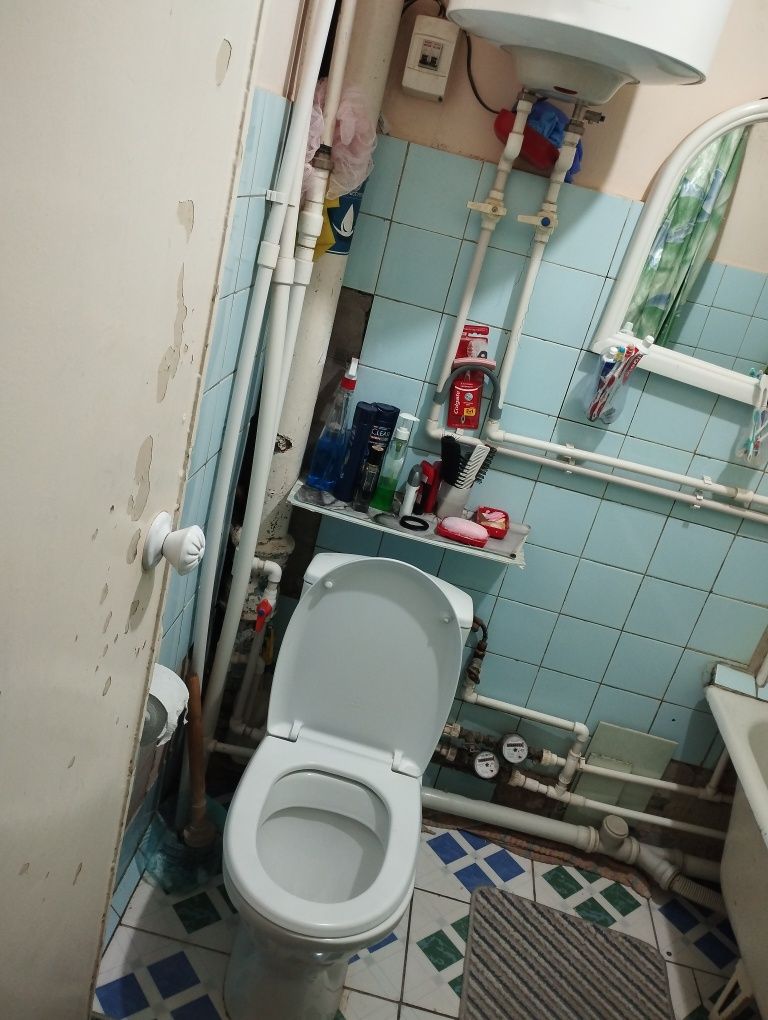 Продаю или меняю 1 ком кв 1 мкр 3 этаж 2 хонага  алмашаман .