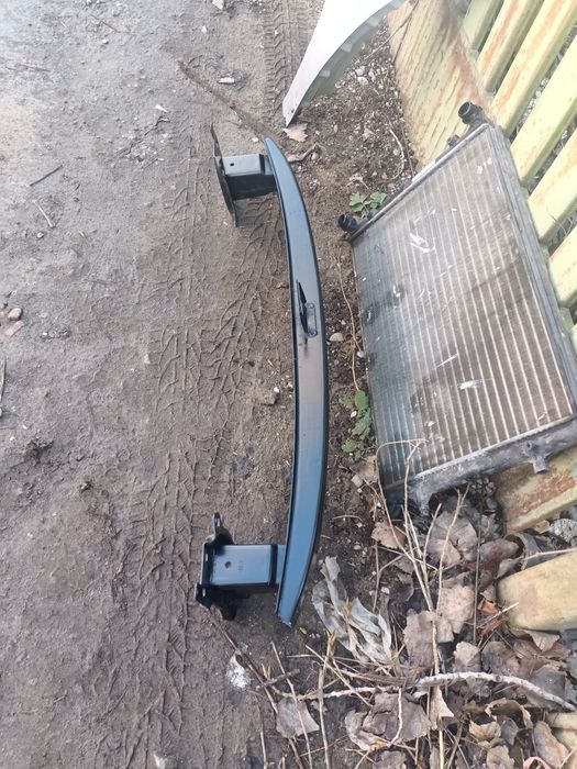 Aripa/Armatura/Radiator Apa VW Golf 5 V 2003/2004/2005/2006/2007/2008/