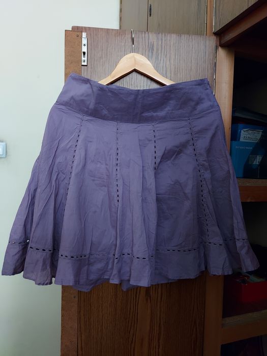 Fuste, bluze și tricouri, diverse modele si marimi.