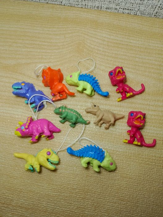 Продам игрушки из Киндера