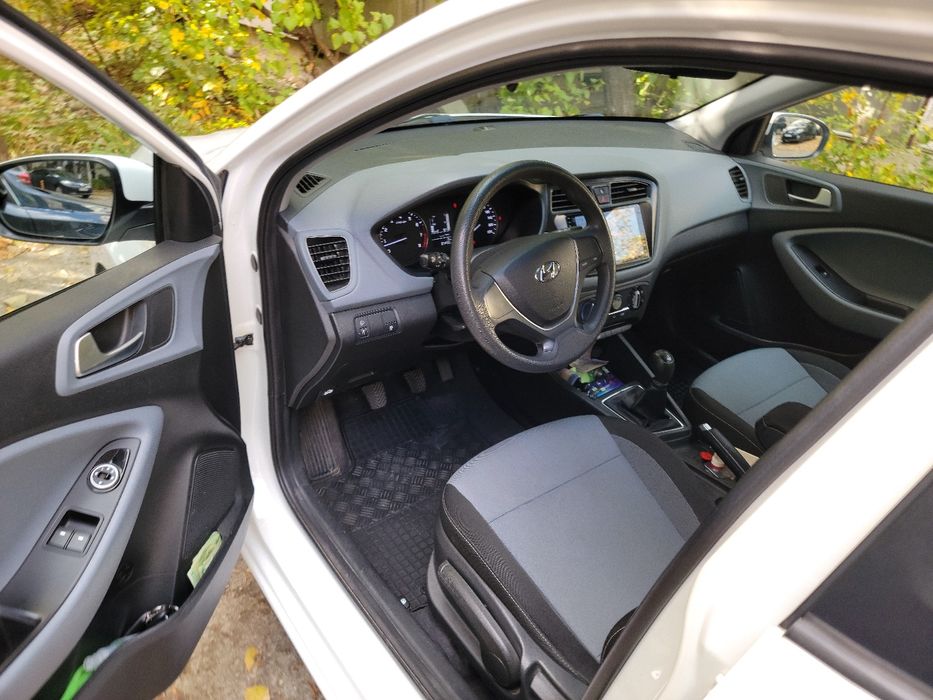 Hyundai i20 alb 2017