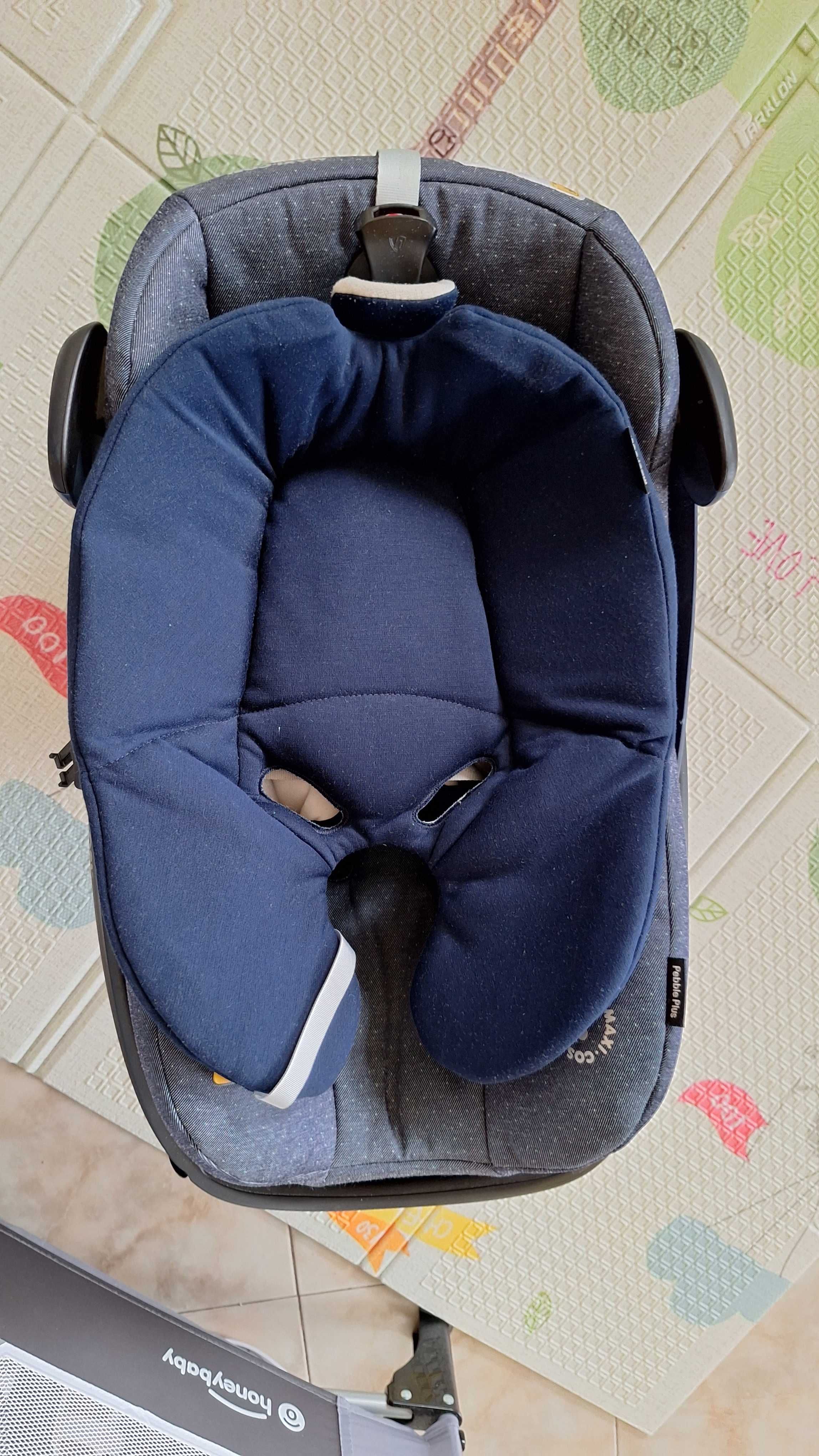 Maxi Cosi Pebble plus; Isofix Familyfix one столче за кола