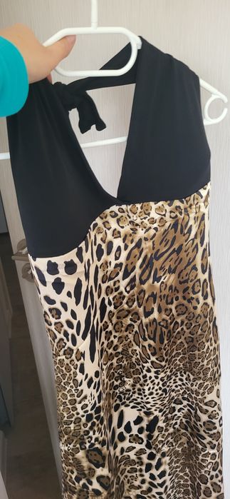 Стилна и красива стенен рокля